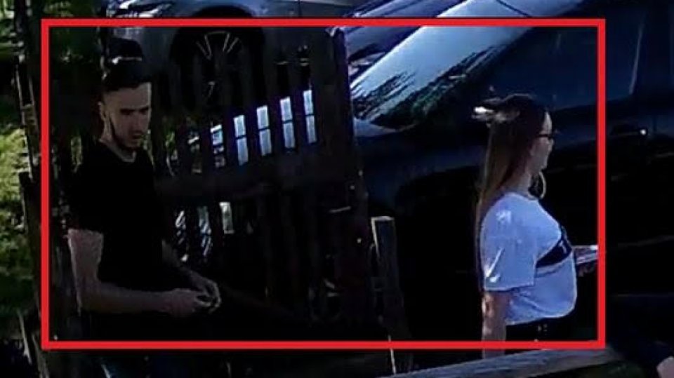 Pozná někdo osoby na fotkách?
